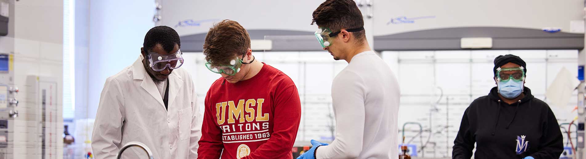 students in a lab class